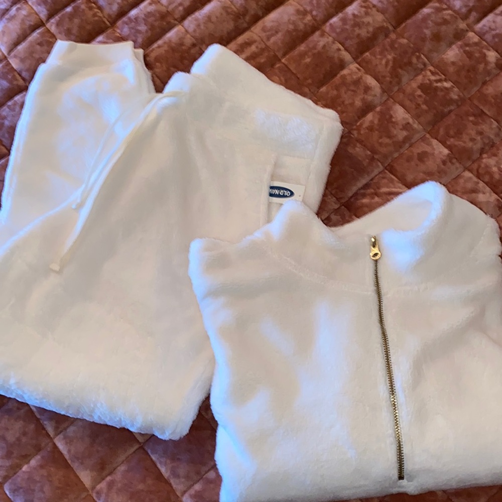 Brand New Old Navy Fuzzy Matching Set